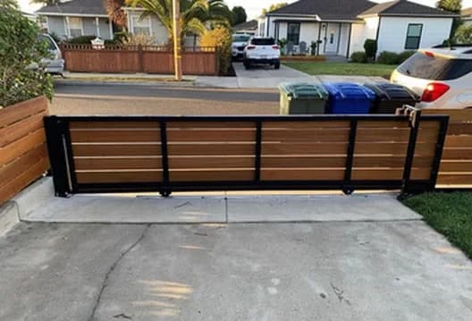 Pre-Cut Hardwood Gate Kit — 4 × 6 ft